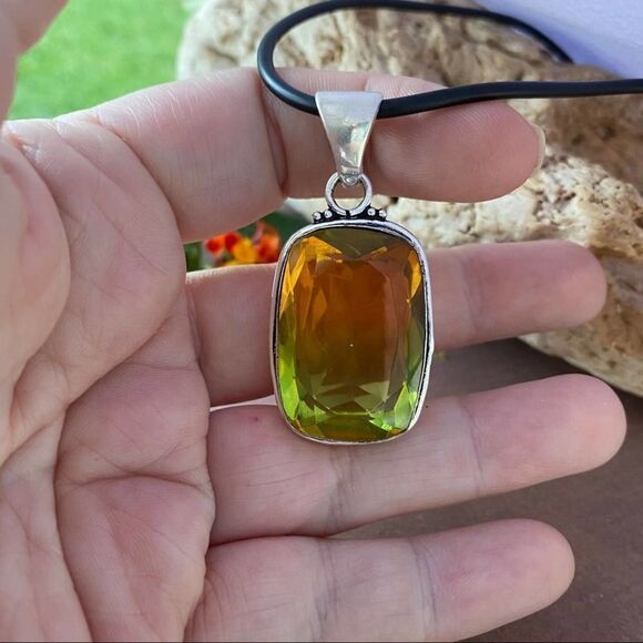 Bi-Color Tourmaline silver pendant necklace - Picture 4 of 7